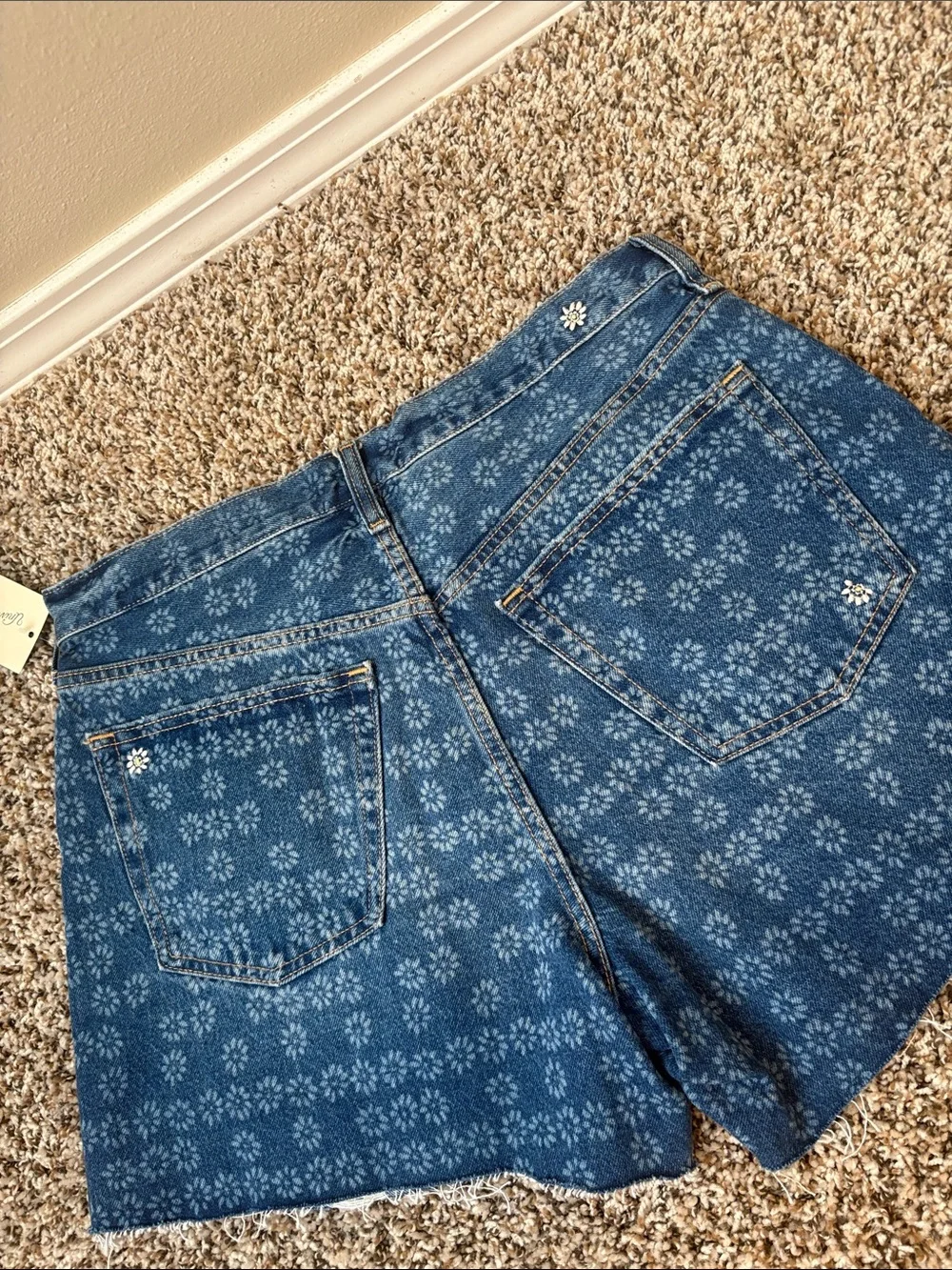 ✨NWT~Universal Thread Floral 90’s Baggy Shorts✨